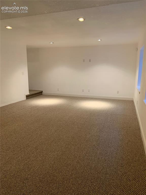 Image 12 of 15: Family Room
