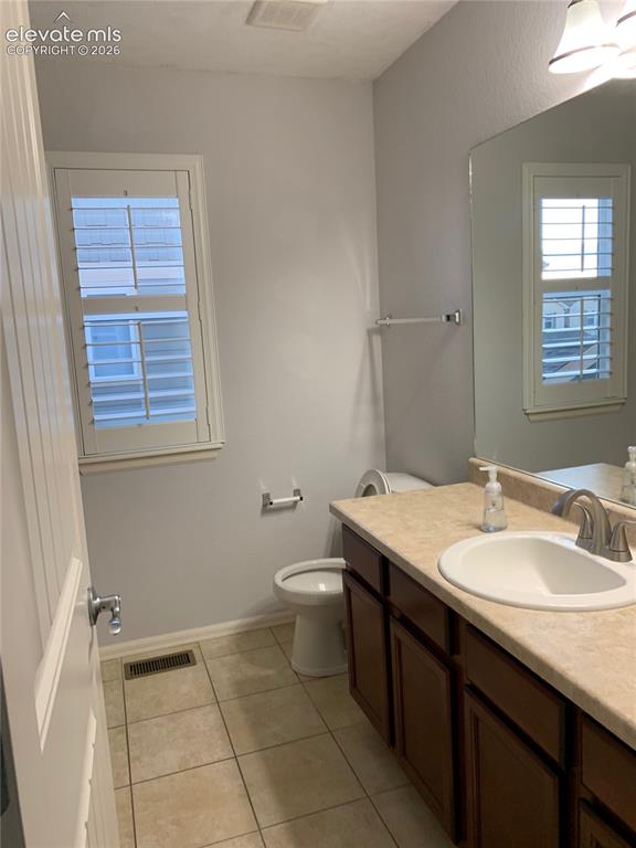 Image 15 of 15: Bathroom