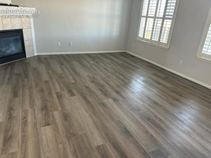 Image 3 of 15: Living Room