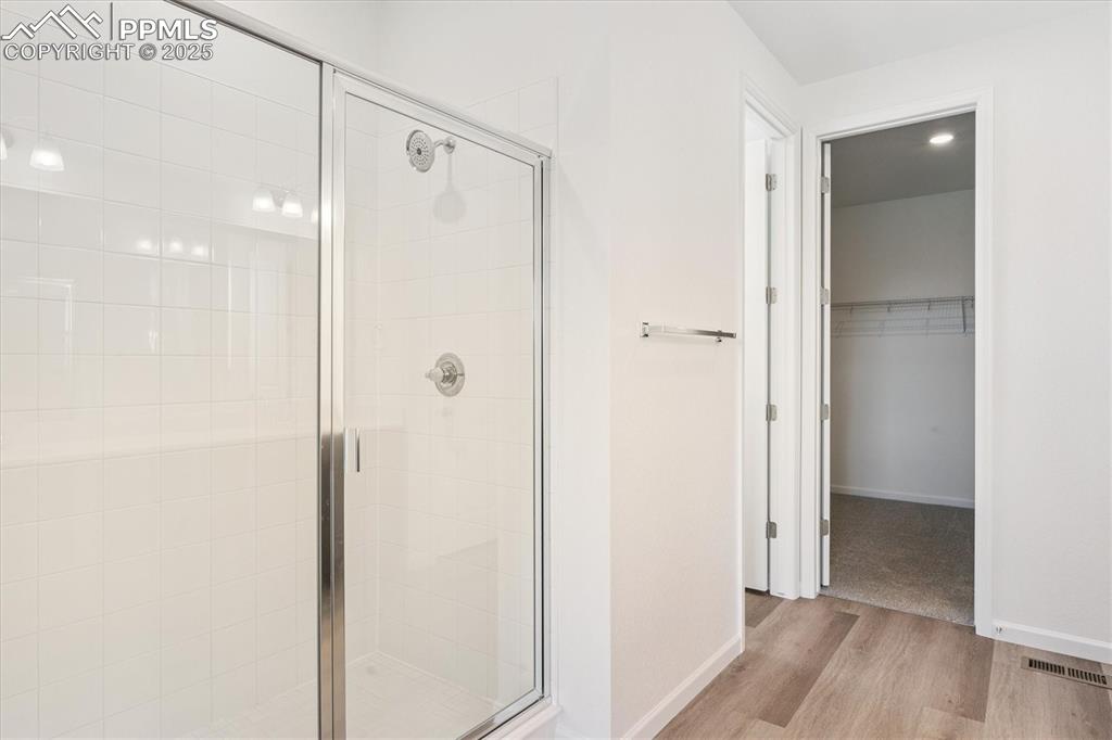 Image 15 of 21: Bathroom