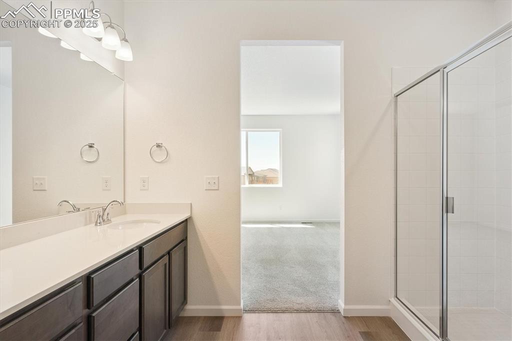 Image 16 of 21: Bathroom