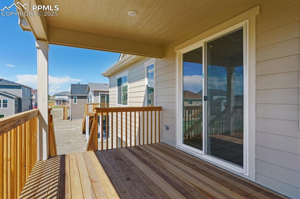 Image 17 of 21: Deck