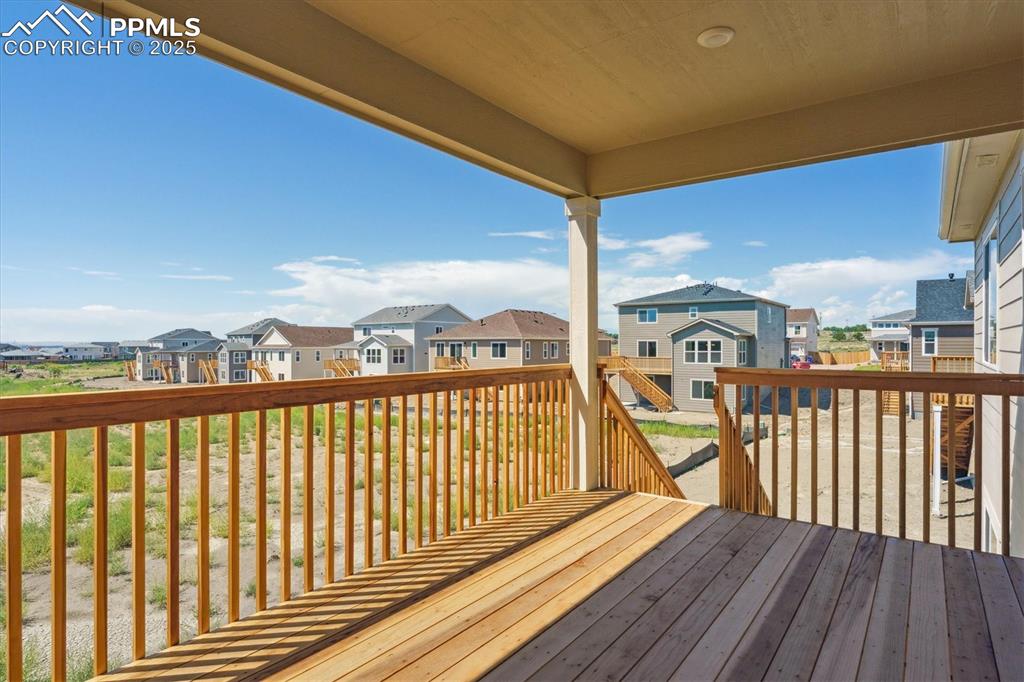 Image 18 of 21: Deck