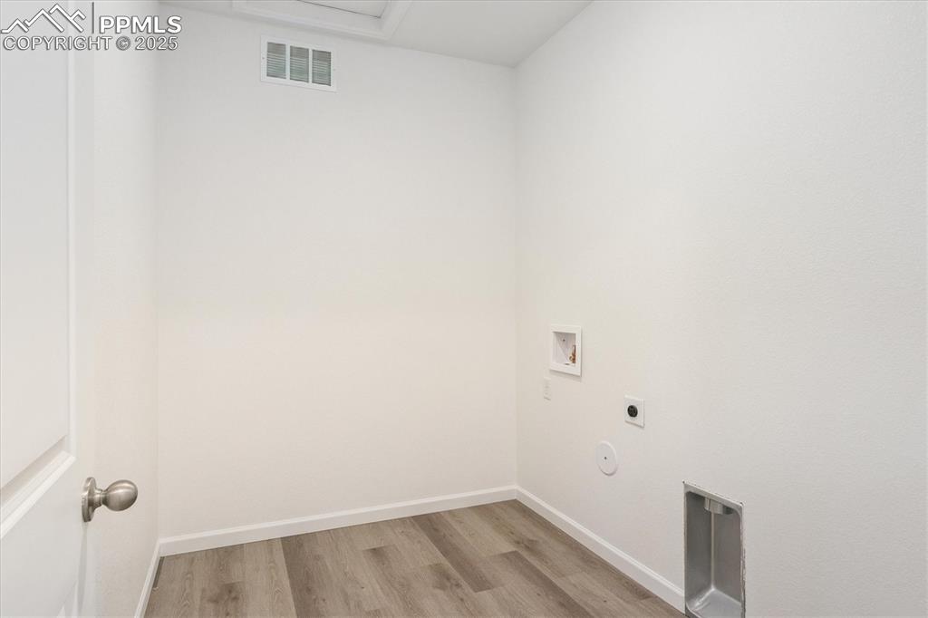 Image 5 of 21: Laundry