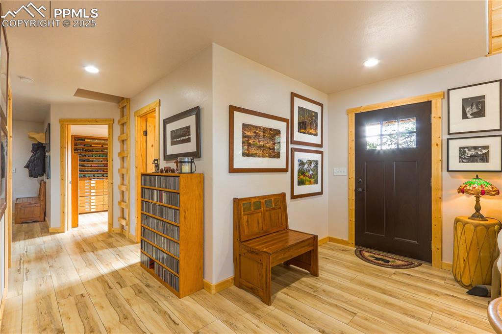 Image 4 of 35: Entry