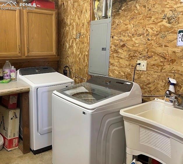 Image 13 of 14: Laundry