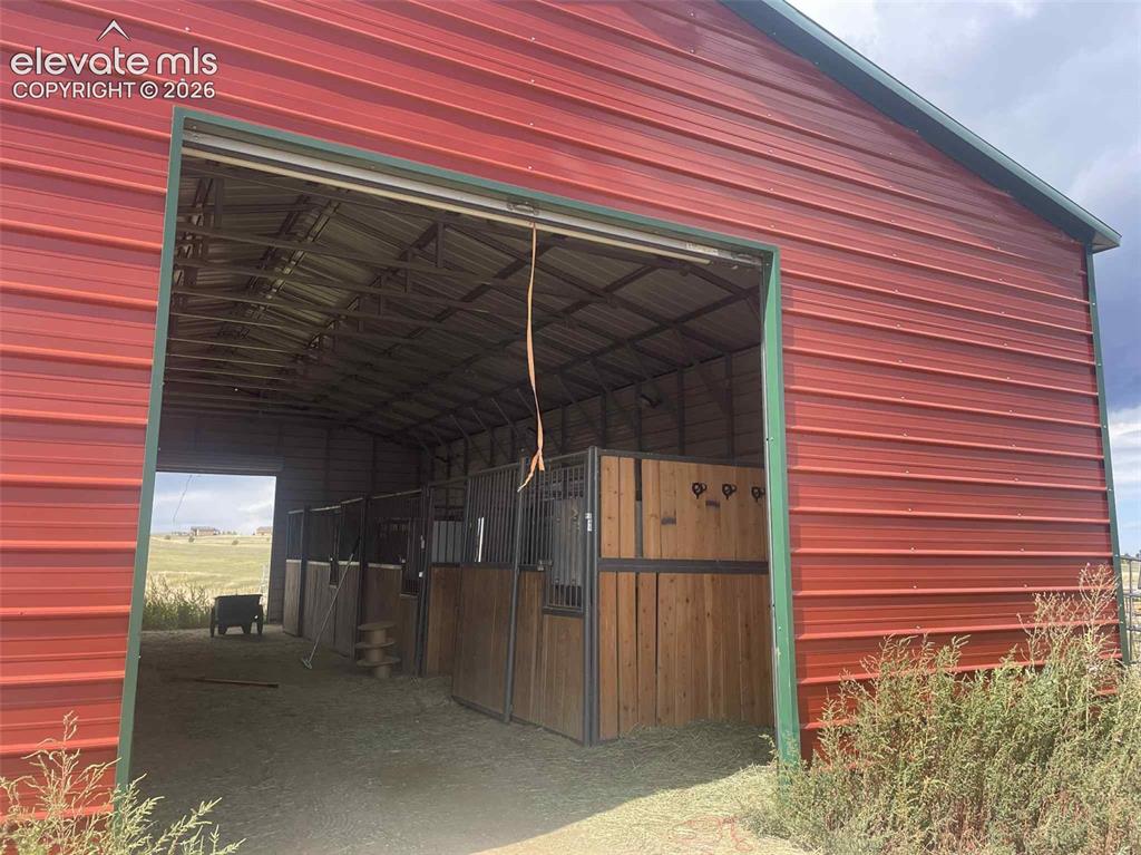 Image 19 of 19: Stable
