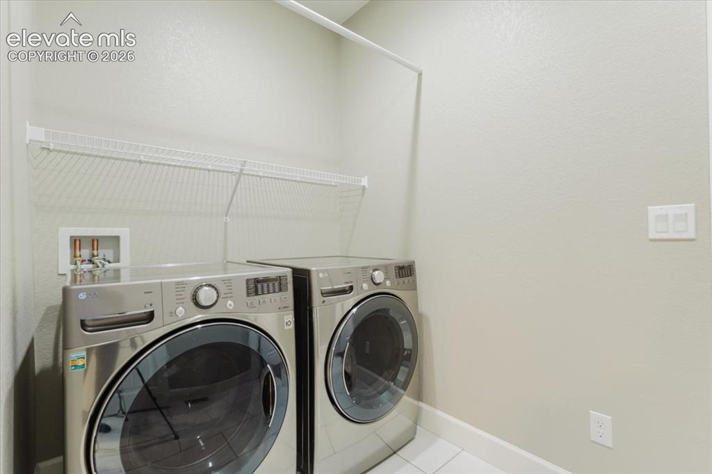 Image 19 of 50: Laundry