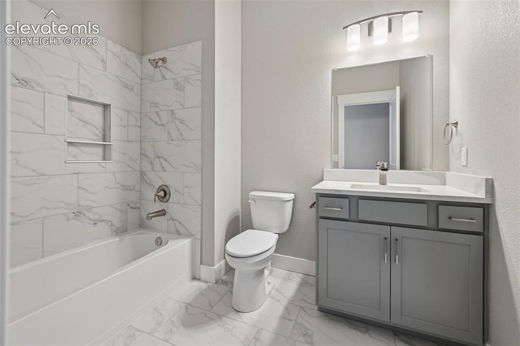 Image 29 of 40: Bathroom