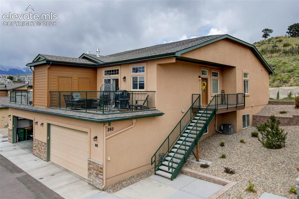 Image 3 of 40: Front of Structure