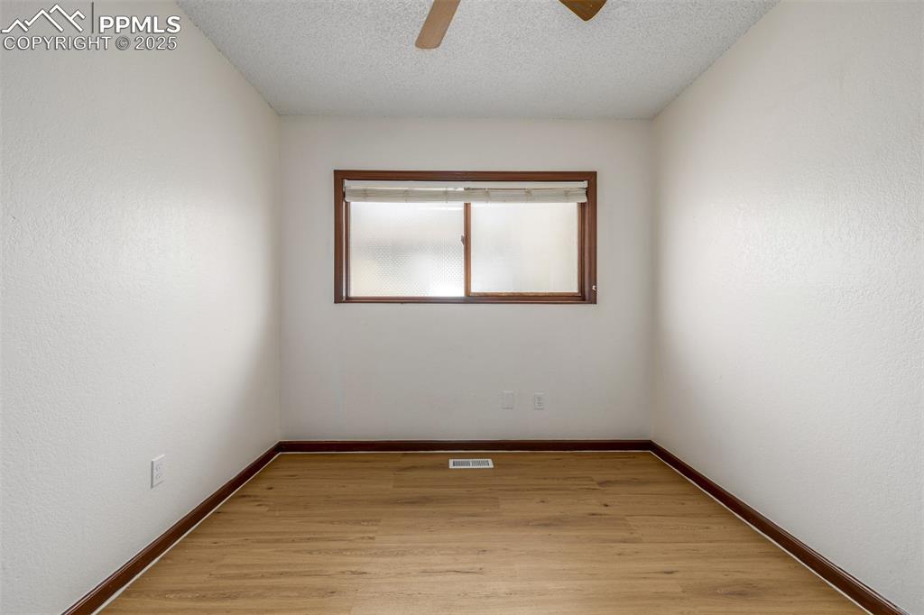 Image 20 of 27: Bedroom