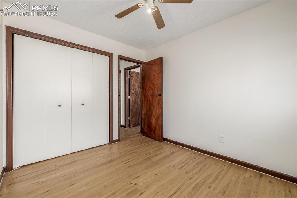 Image 21 of 27: Bedroom