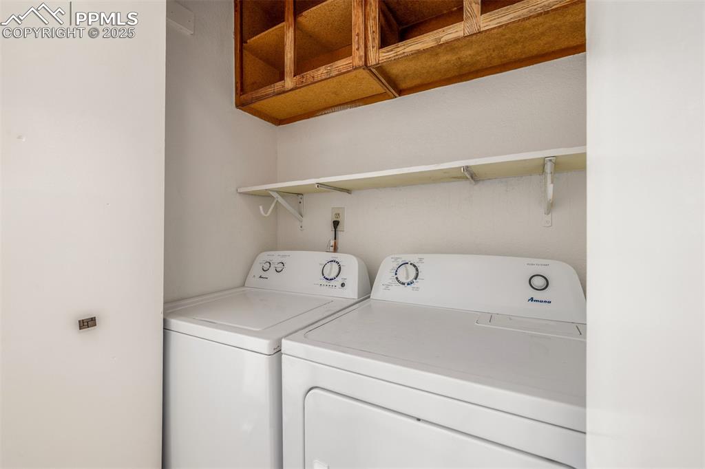 Image 24 of 27: Laundry