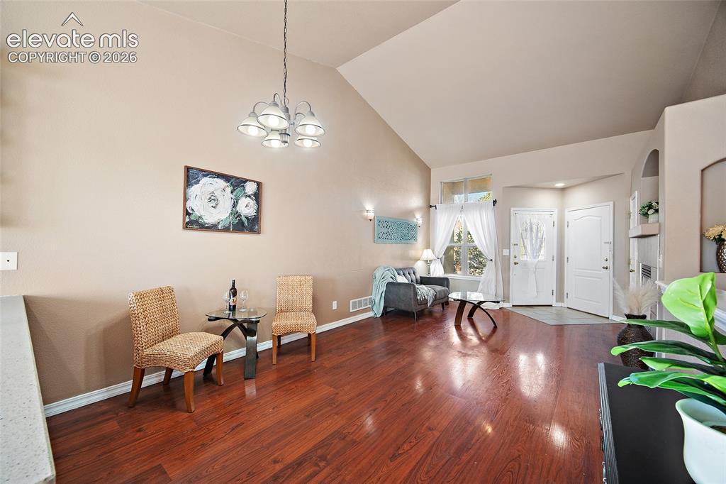 Image 11 of 40: Sitting Room