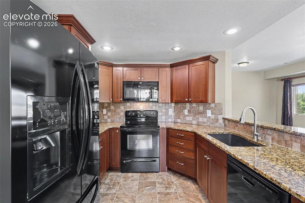 Image 13 of 34: Kitchen