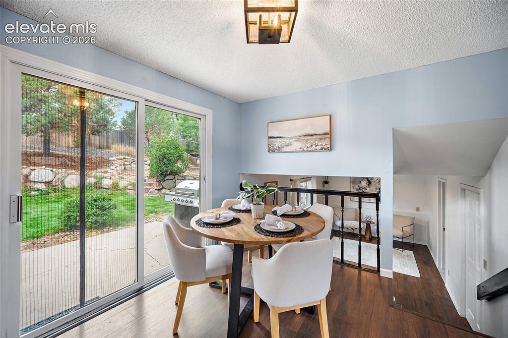 Image 5 of 34: Walk-Out Dining Room