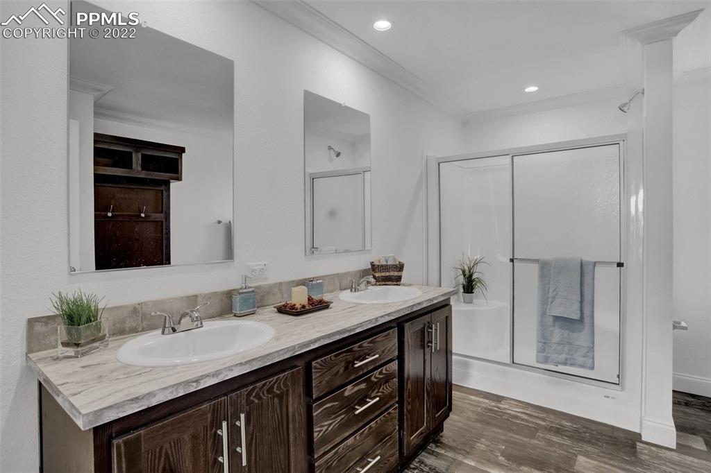 Listing 9890328, Image 12 of 29