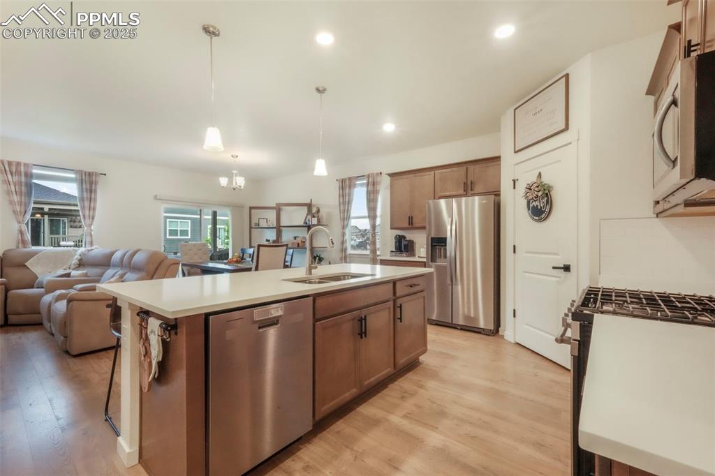 Image 14 of 50: Kitchen