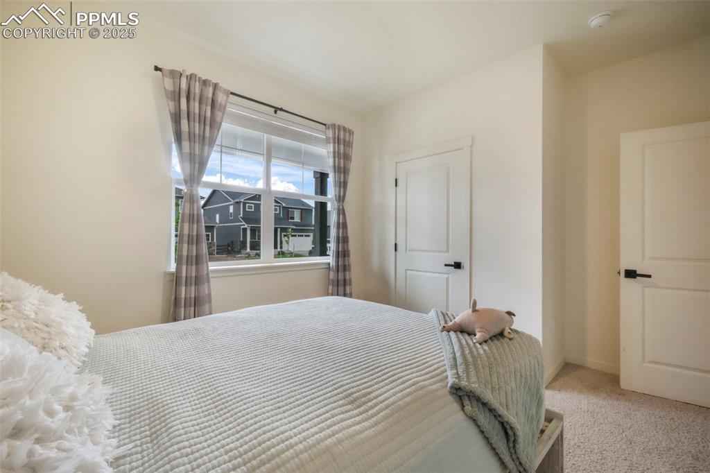 Image 8 of 50: Bedroom