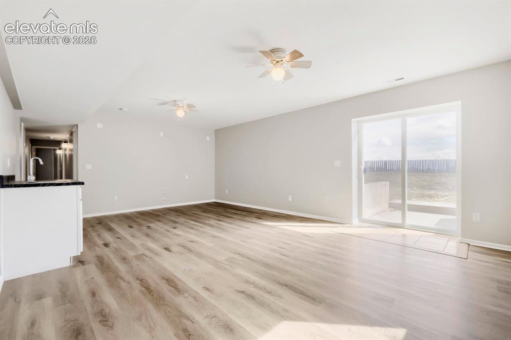 Image 13 of 31: Living Room