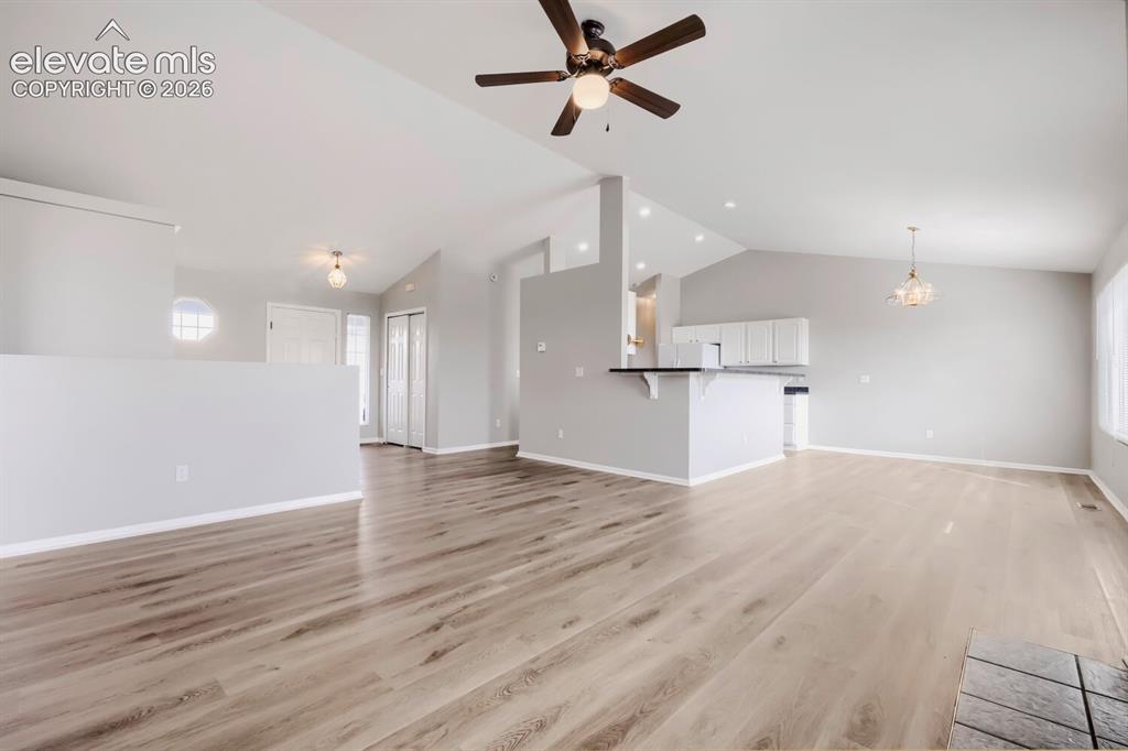 Image 6 of 31: Living Room