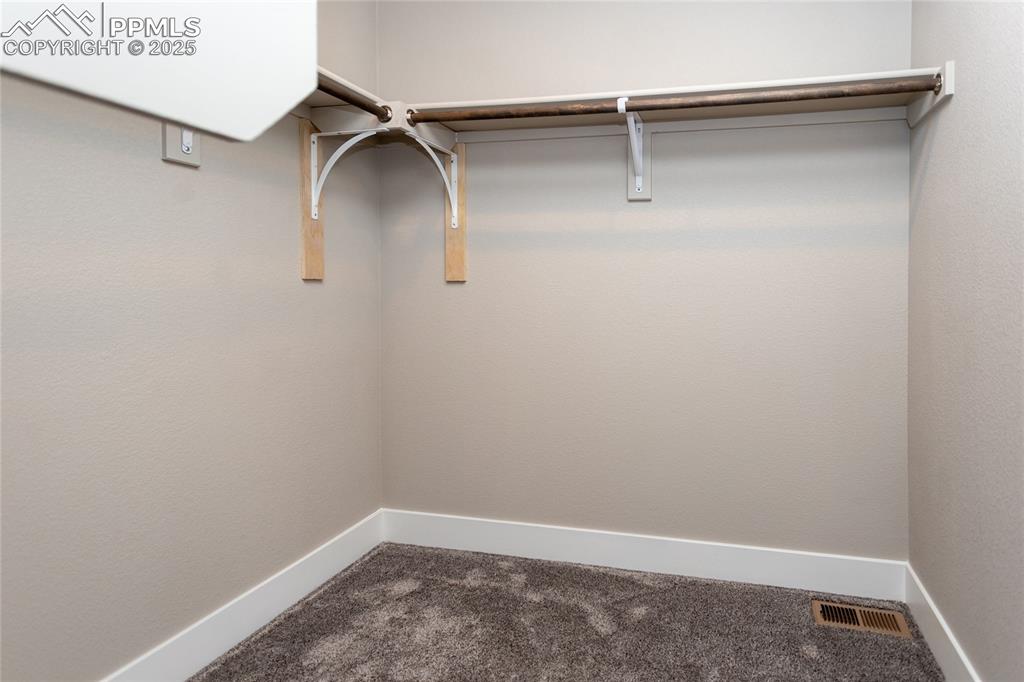 Image 14 of 25: Closet
