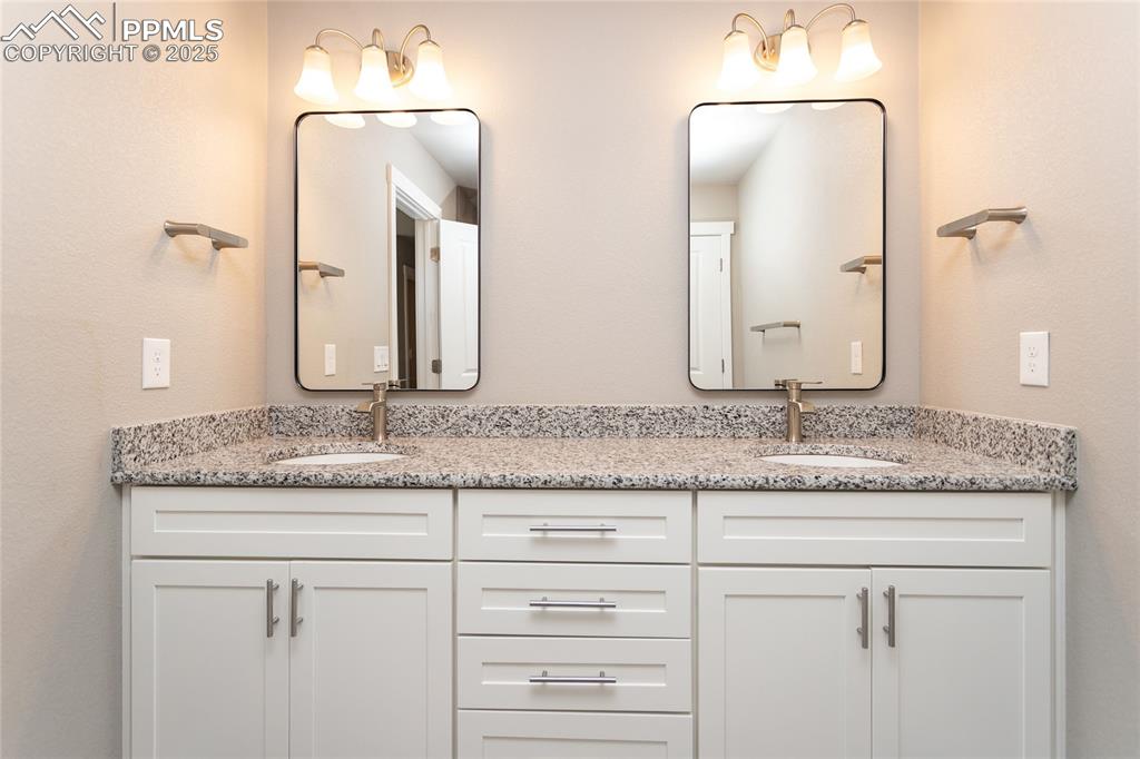 Image 15 of 25: Master Bathroom