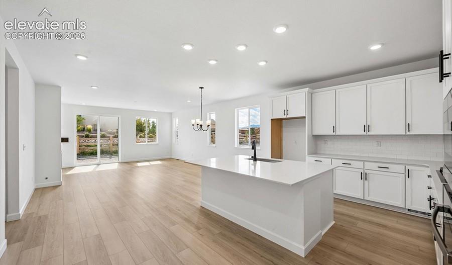 Image 10 of 27: Kitchen