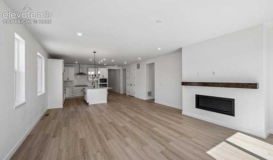 Image 14 of 27: Living Room