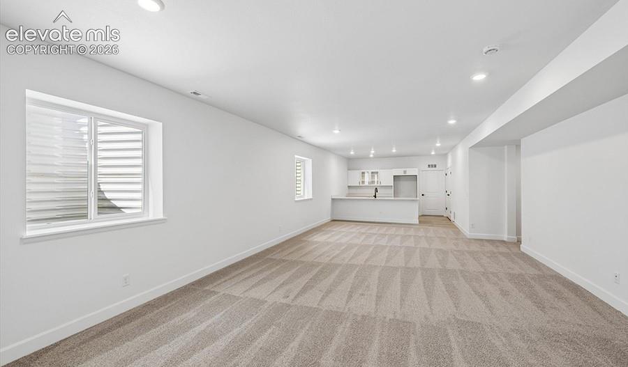 Image 19 of 27: Living Room
