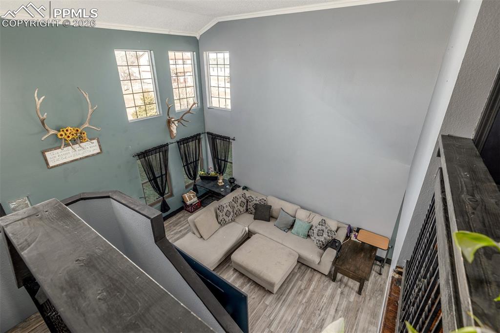 Image 17 of 50: Living Room