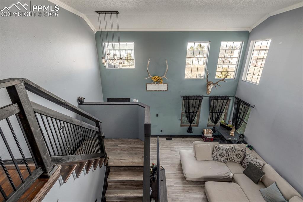 Image 18 of 50: Living Room