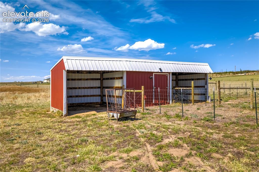 Image 47 of 50: 12 x 36 loafing shed