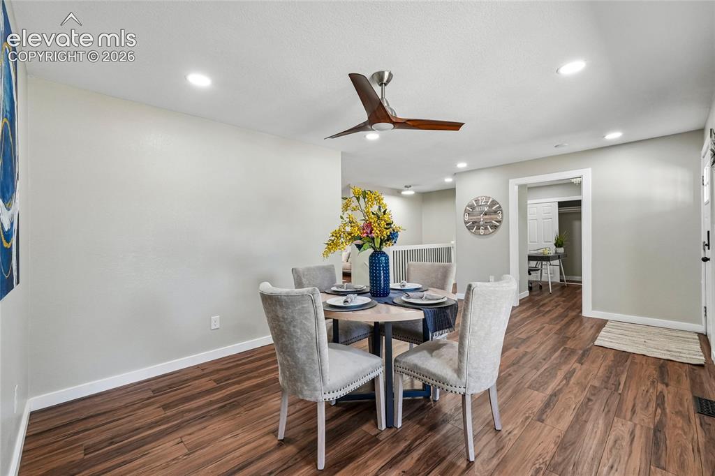 Image 7 of 50: Dining Area