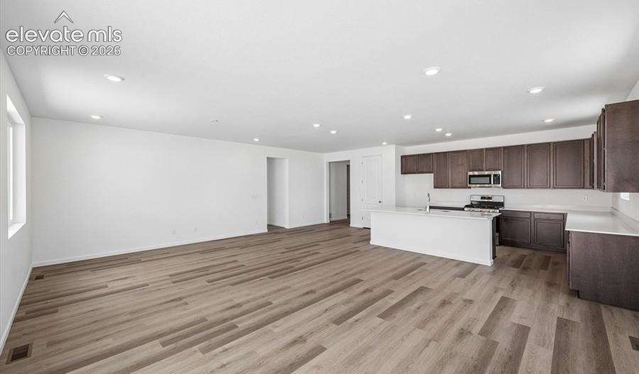 Image 14 of 24: Kitchen