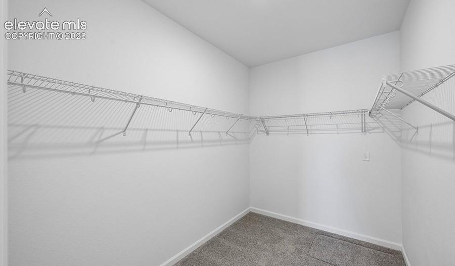 Image 21 of 24: Closet