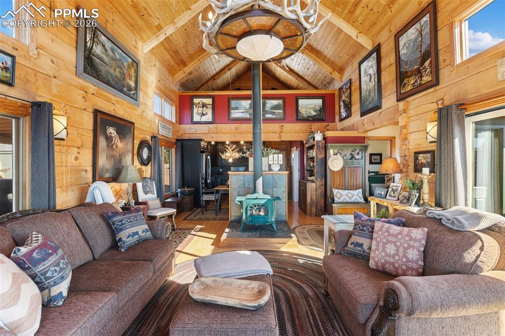 Image 12 of 50: Living Room