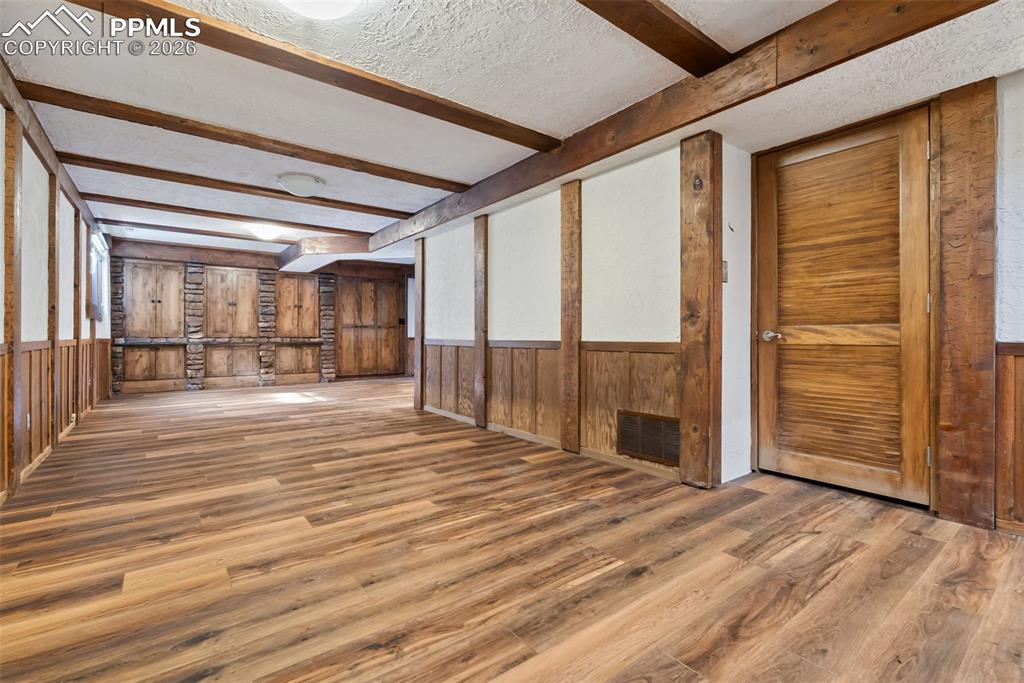 Image 22 of 44: Basement 