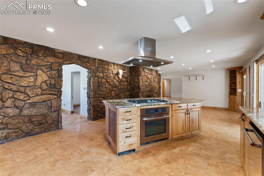 Image 8 of 44: Kitchen