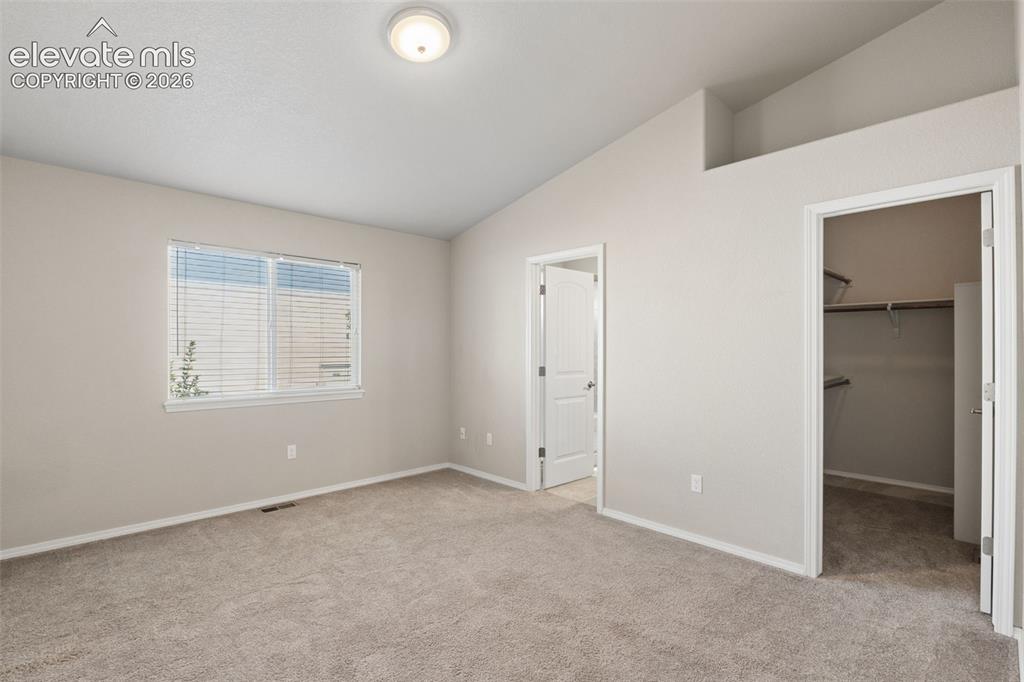 Image 15 of 34: Bedroom
