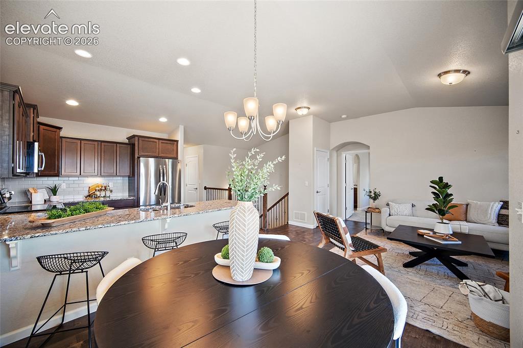 Image 8 of 42: Dining Area