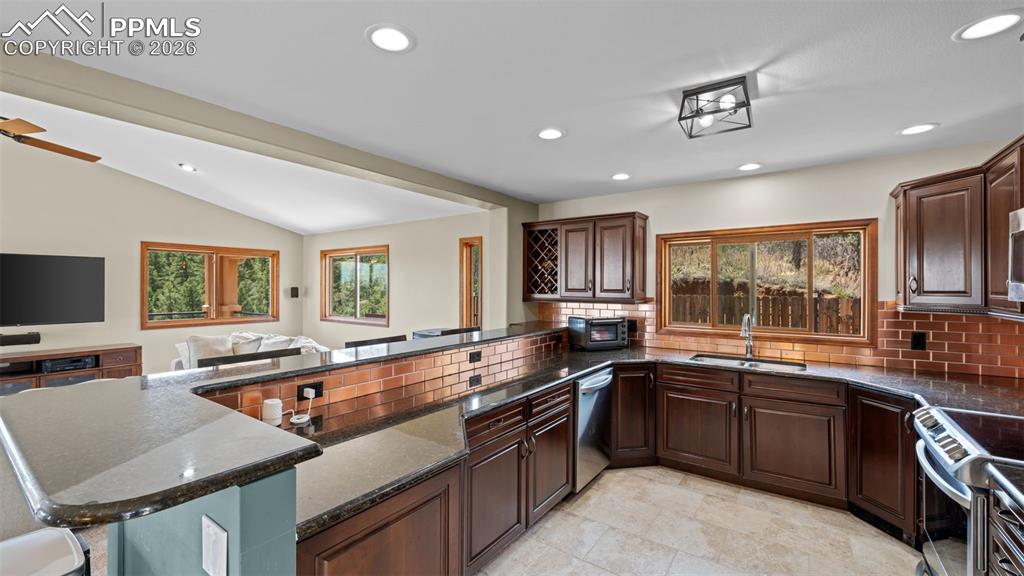 Image 11 of 44: Kitchen