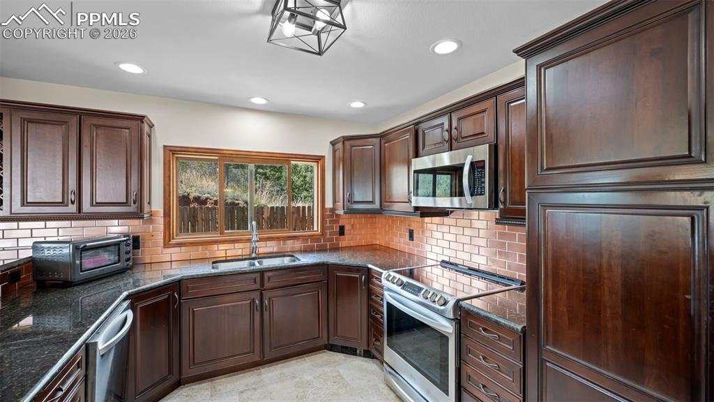 Image 12 of 44: Kitchen