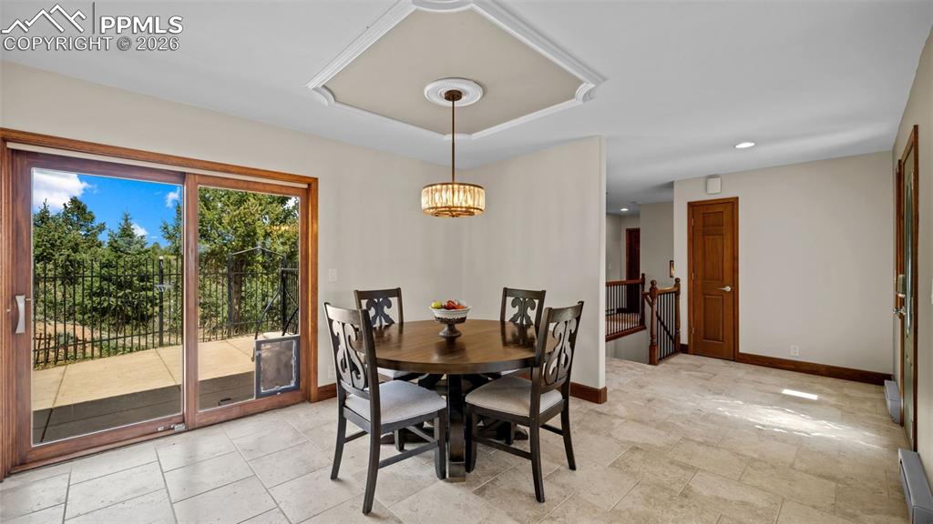 Image 15 of 44: Dining Area