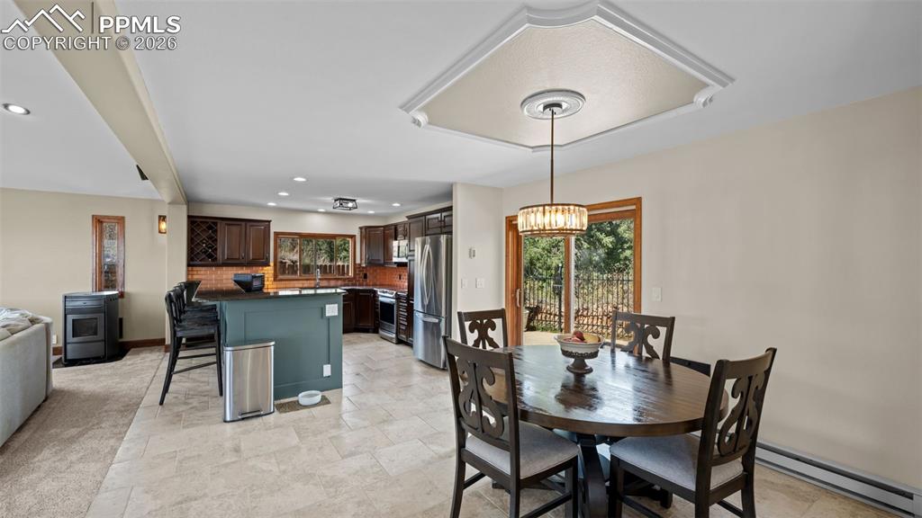 Image 16 of 44: Dining Area