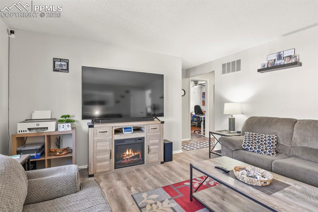 Image 6 of 28: Unit 1311
