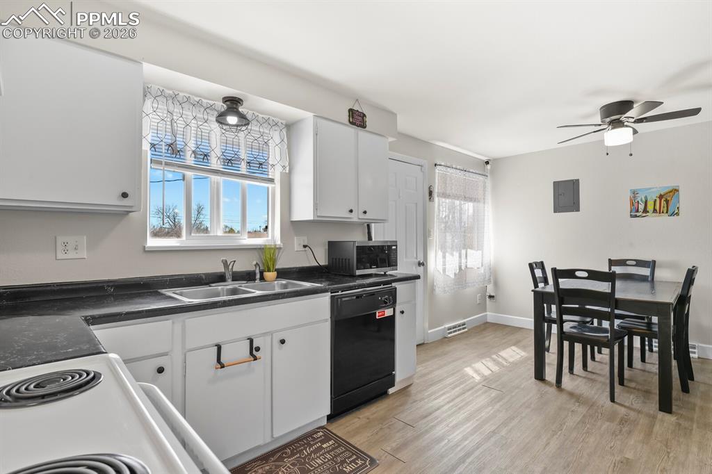 Image 9 of 28: Unit 1311