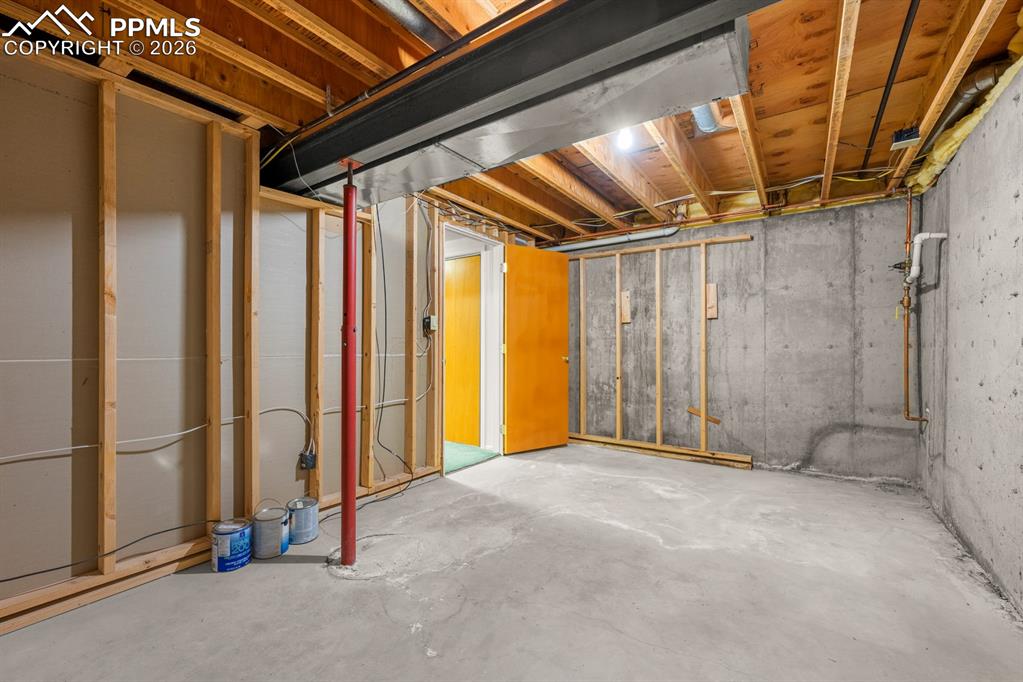 Image 32 of 38: View of unfinished below grade area