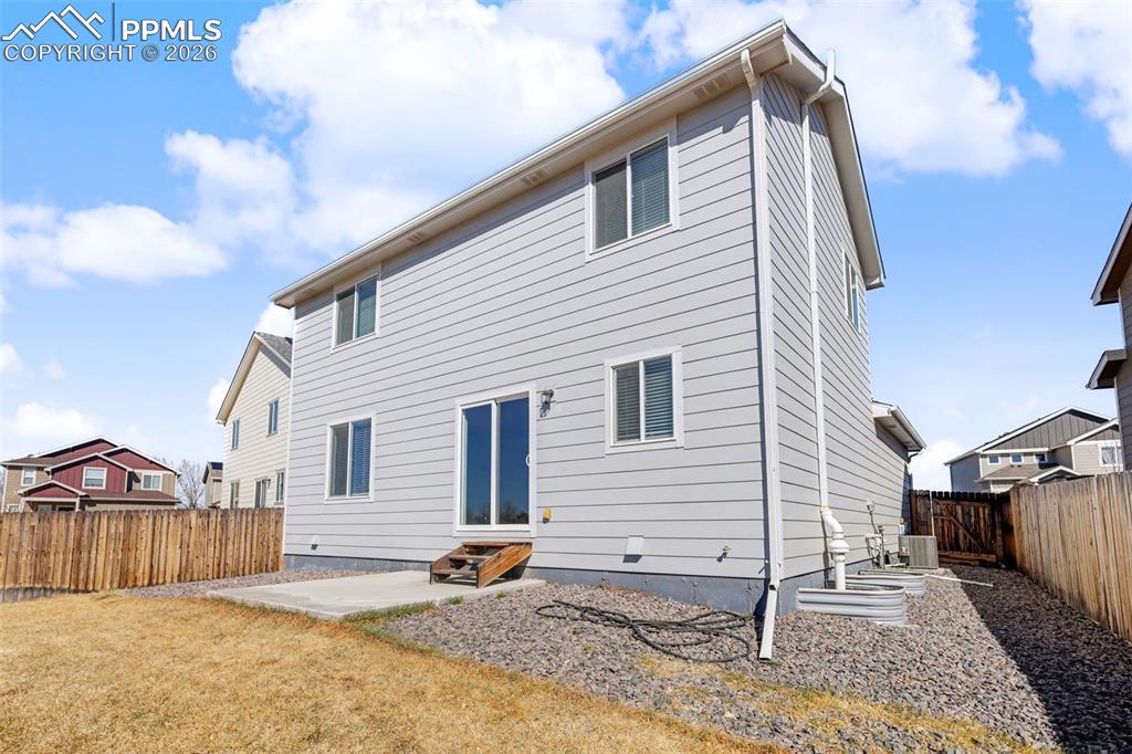 Image 22 of 28: Back of Structure