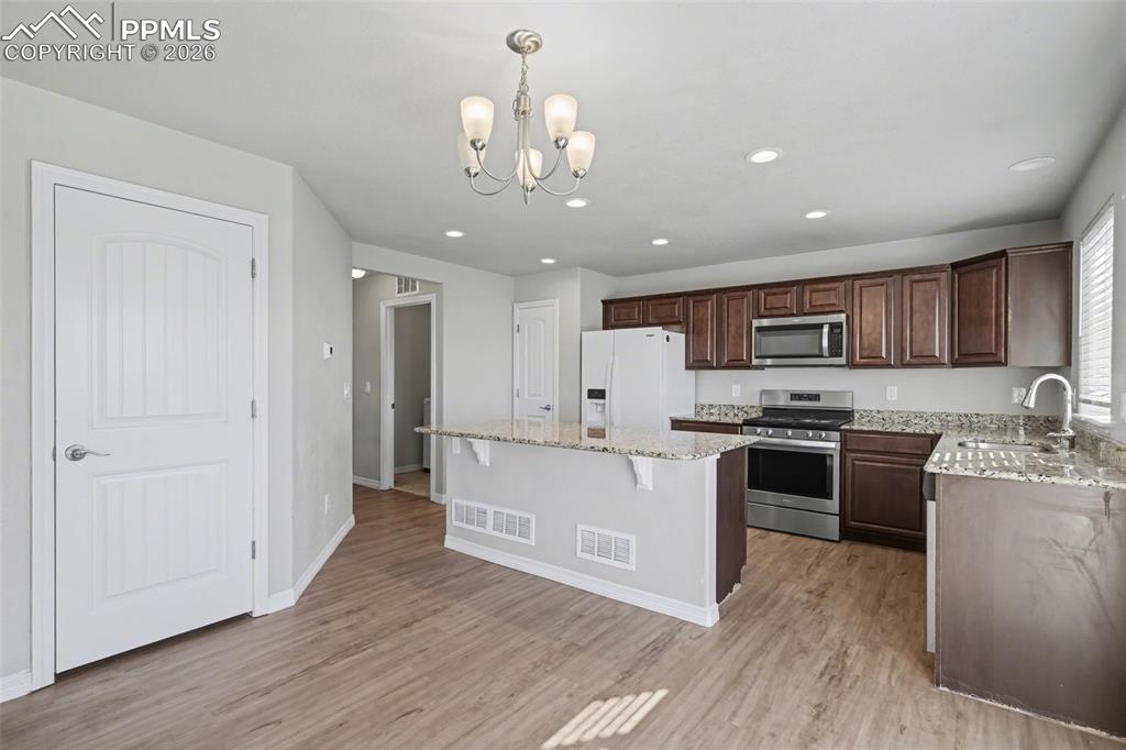 Image 5 of 28: Kitchen